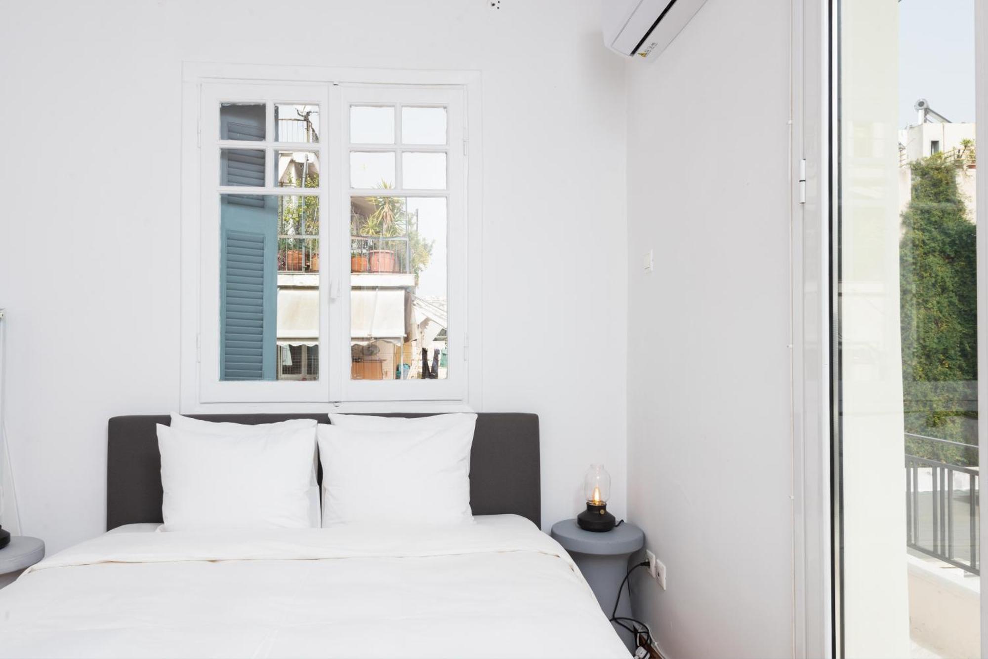 Zen Penthouse In Exarchia Apartment Athen