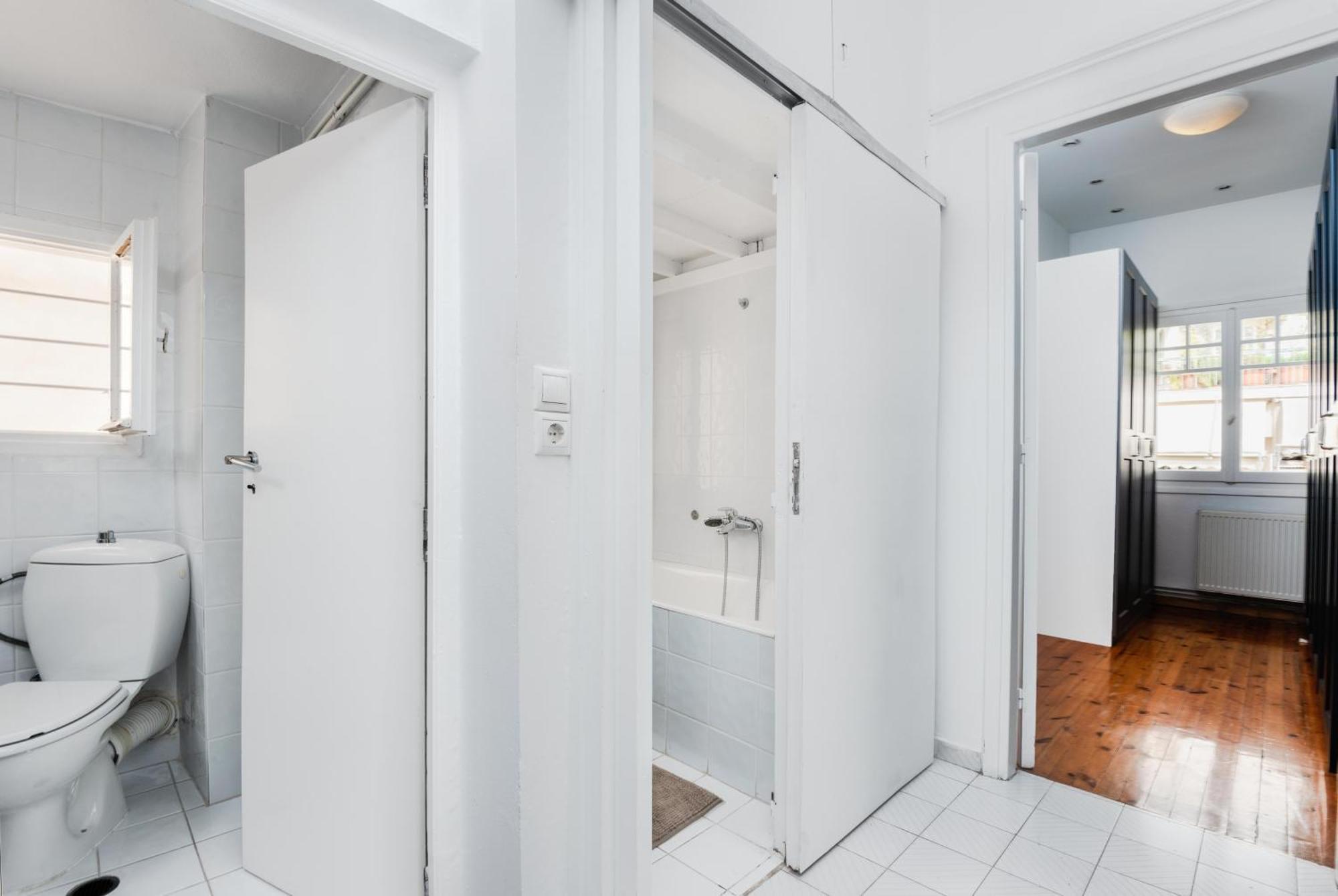 Zen Penthouse In Exarchia Apartment