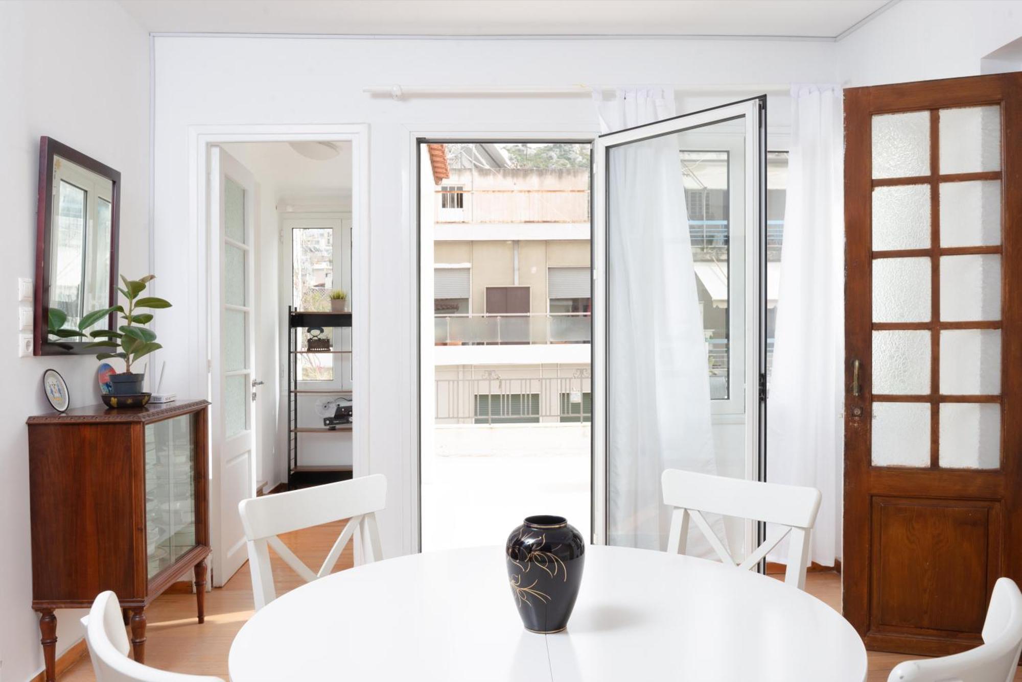 Apartment Zen Penthouse In Exarchia Athen